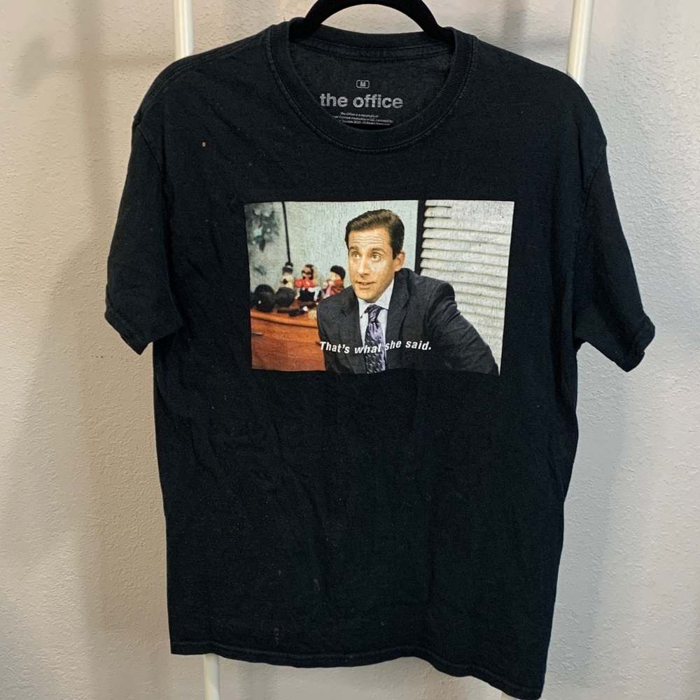 Black‎ Graphic Tee